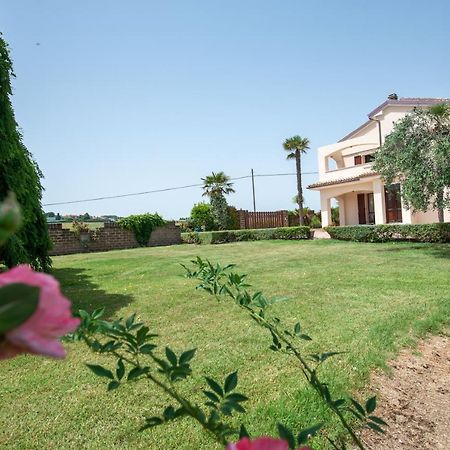 B&B Isa Loreto Bagian luar foto