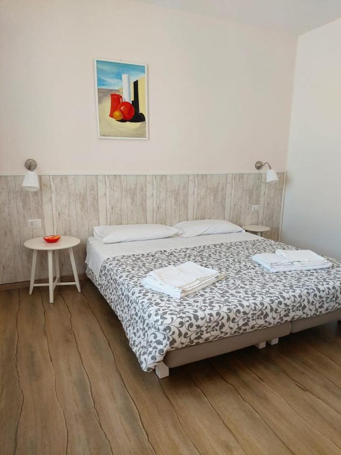 B&B Isa Loreto Bagian luar foto