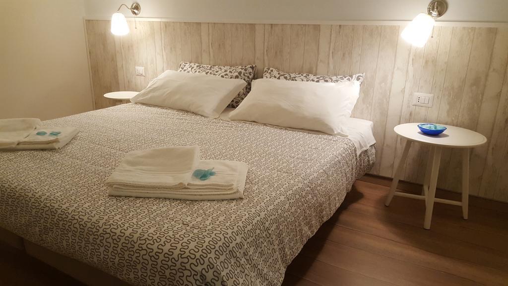 B&B Isa Loreto Ruang foto